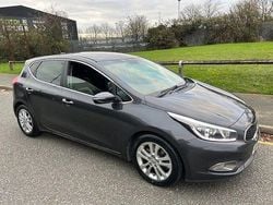 Silver Used 2014 Kia Ceed Hatchback | £3,985 (Good price)