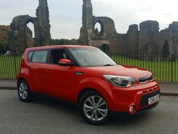 Red Used 2015 Kia Soul Plus SUV | £4,999 (Fair price)