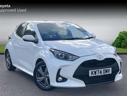White Used 2025 Toyota Yaris Hybrid Hatchback | £19,184 (Good price)