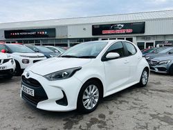 White Used 2022 Toyota Yaris Hybrid Hatchback | £12,675 (Good price)