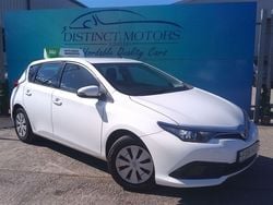 White Used 2016 Toyota Auris Active Hatchback | £7,489 (Fair price)