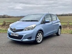 Metallic blue Used 2013 Toyota Yaris Hatchback | £6,295 (Fair price)