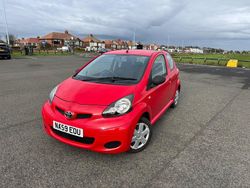 Red Used 2009 Toyota Aygo Hatchback | £2,327 (Good price)