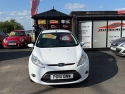 White Used 2012 Ford Fiesta Zetec Hatchback | £3,295 (Fair price)