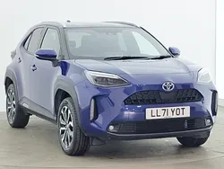 Blue Used 2022 Toyota Yaris Hybrid Design Estate | £20,998 (Fair price)