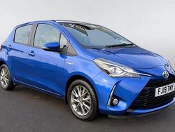 Blue Used 2019 Toyota Yaris Hybrid Hatchback | £12,498 (Good price)
