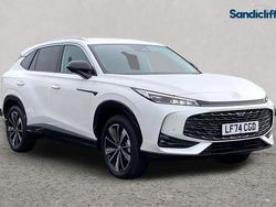 Solid white pearl Used 2025 MG HS Trophy SUV | £20,486 (A bit pricey)