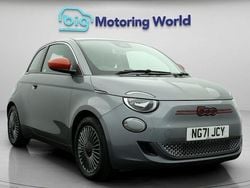 Used 2025 Fiat 500e Red Hatchback | £12,100 (Super price)