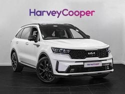 White Used 2023 Kia Sorento SUV | £38,800 (Fair price)