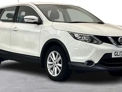 Pure white Used 2017 Nissan Qashqai Acenta SUV | £6,575 (Good price)