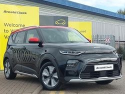 Black Used 2022 Kia Soul EV SUV | £16,498 (Fair price)