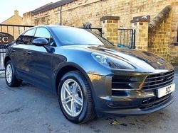Volcano grey metallic Used 2019 Porsche Macan SUV | £37,995 (Fair price)