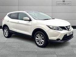 White Used 2014 Nissan Qashqai Acenta Premium SUV | £4,949 (Fair price)