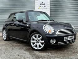 Black Used 2009 Mini Cooper Hatch Hatchback | £1,995