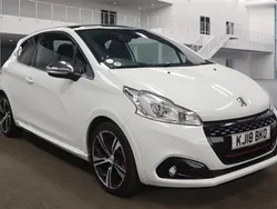White Used 2018 Peugeot 208 Prestige Hatchback | £6,995 (Fair price)