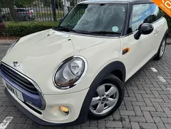 White Used 2016 Mini Cooper D Hatch Hatchback | £6,250 (Fair price)