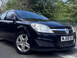Black Used 2009 Vauxhall Astra Club Hatchback | £2,495 (A bit pricey)