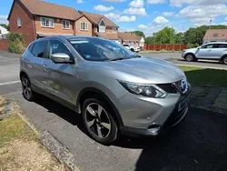 Silver Used 2016 Nissan Qashqai N-Connecta SUV | £8,480 (Good price)
