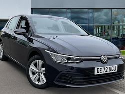 Deep black pearlescent Used 2022 VW Golf VIII Life | £16,639 (Fair price)