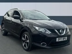 Black Used 2016 Nissan Qashqai N-Connecta SUV | £9,156 (Fair price)