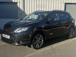 Black Used 2016 Nissan Qashqai Tekna SUV | £7,900 (Fair price)