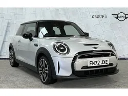 White silver Used 2022 Mini Cooper S Level 2 Hatchback | £16,995 (Fair price)
