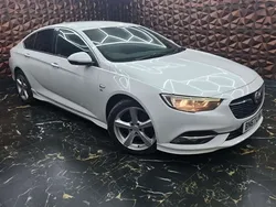 White Used 2017 Vauxhall Insignia SRi Hatchback | £9,149 (Fair price)