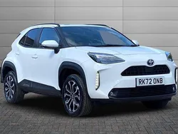White Used 2023 Toyota Yaris Cross Design SUV | £21,250 (Fair price)