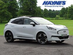 White Used 2025 Ford Puma Gen-E Premium Hatchback | £24,000