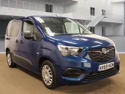 Blue Used 2019 Vauxhall Combo Design Edition MPV | £9,850 (Fair price)