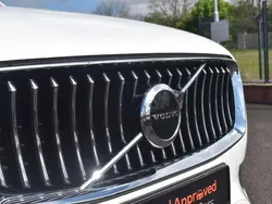 White Used 2020 Volvo XC90 Momentum SUV | £33,650 (Fair price)