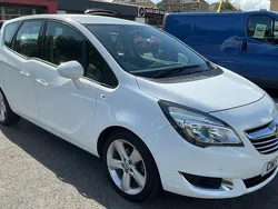 White Used 2015 Vauxhall Meriva MPV | £3,700 (Fair price)