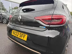 Black Used 2022 Renault Clio V SE Hatchback | £15,000 (Fair price)