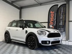White Used 2018 Mini Cooper Countryman SUV | £12,995 (Fair price)