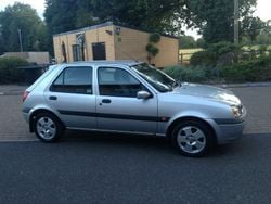 Silver Used 2002 Ford Freestyle Hatchback | £1,200