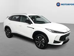 White New 2025 MG HS Trophy SUV | £22,999 (Fair price)
