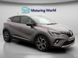 Grey Used 2022 Renault Captur SE SUV | £10,400 (Fair price)