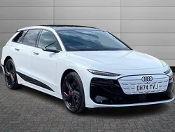 White Used 2025 Audi e-tron Performance SUV | £69,450