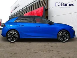 Blue Used 2024 Vauxhall Astra Ultimate Hatchback | £20,995 (Fair price)