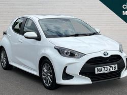 White Used 2023 Toyota Yaris Hybrid Hatchback | £16,494 (Good price)