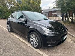 Black Used 2024 Tesla Model Y Long Range AWD SUV | £29,500 (Fair price)