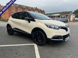 Cream/black Used 2015 Renault Captur Dynamique SUV | £4,995 (Fair price)