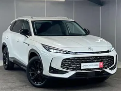 White New 2025 MG HS Trophy SUV | £28,495 (Expensive)
