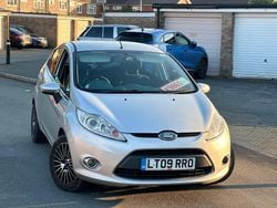 Silver Used 2009 Ford Fiesta Zetec Hatchback | £1,290 (Fair price)