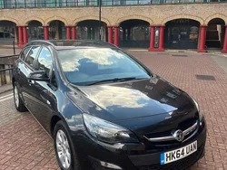 Black Used 2015 Vauxhall Astra Design Edition Estate | £2,499 (Super price)