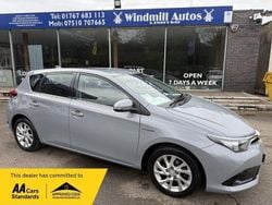 Grey Used 2018 Toyota Auris Hybrid Hatchback | £11,450 (Good price)