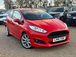 Red Used 2014 Ford Fiesta Zetec Hatchback | £3,750 (Good price)