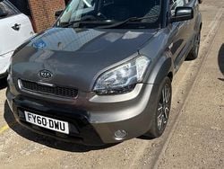 Silver Used 2010 Kia Soul SUV | £495 (Good price)