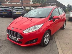 Red Used 2016 Ford Fiesta Zetec Hatchback | £6,295 (Fair price)