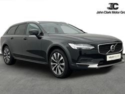 Black Used 2021 Volvo V90 CC Estate | £27,995 (Good price)